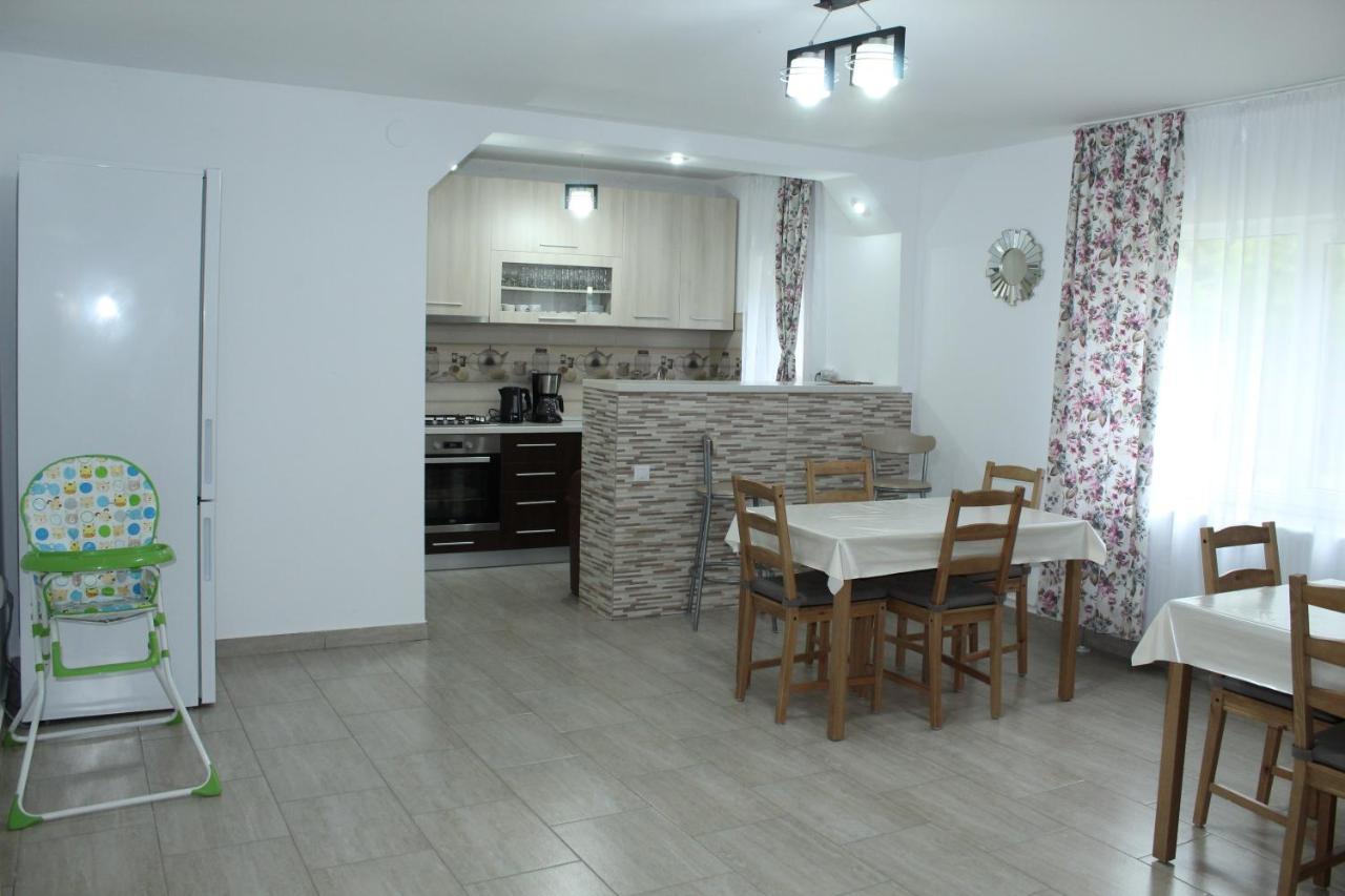 Milea'S Guesthouse Bran  Bagian luar foto