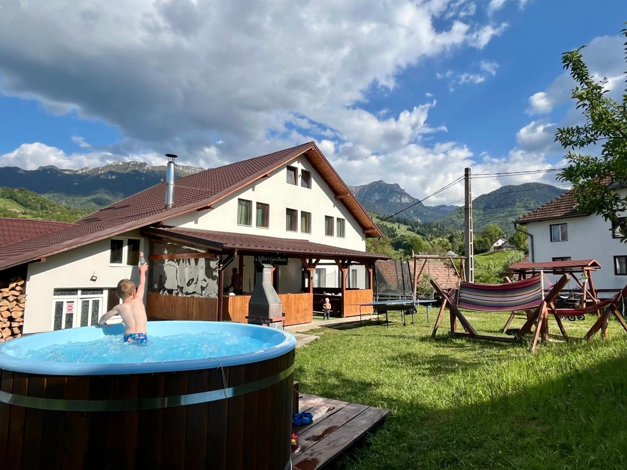 Milea'S Guesthouse Bran  Bagian luar foto